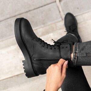 Thursday Boot Co Women’s Quest Matte Black Leather Combat Lace Up Boots Sz 7 US